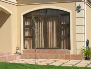 Double Hinge Door